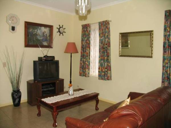 Top location in an up and coming area! Picture 2