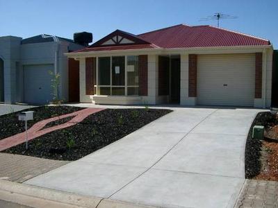 BEAUTIFUL 3 BEDROOM HOME Picture