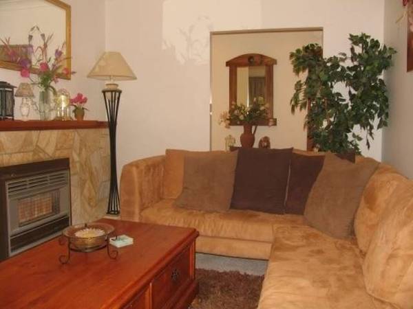 FANTASTIC 3 BEDROOM HOME!! Picture 2