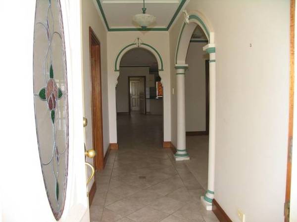 EXECUTIVE RESIDENCE - WITH INGROUND POOL! Picture 2