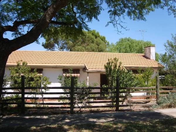 SHORT DRIVE TO THE CITY! AVAILABLE ON PERIODIC LEASE ONLY! OPEN FRI 5TH MARCH, 9.00-9.20AM Picture 1