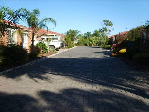 NEAR NEW LARGE COURTYARD HOME! Picture 2