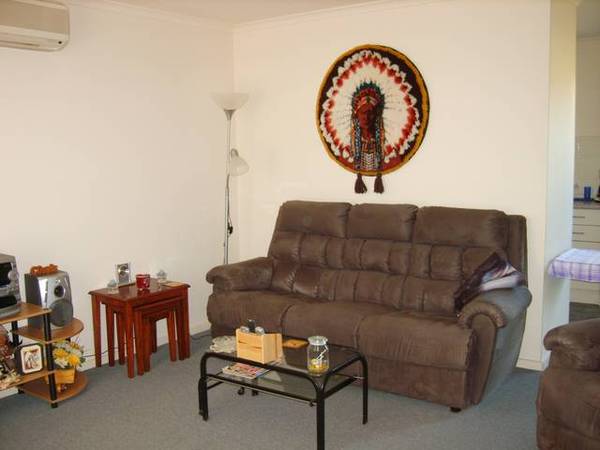 NEAR NEW LARGE COURTYARD HOME! Picture 3