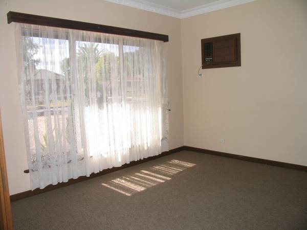 Houses Dont Stretch Picture 3