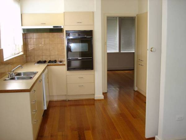 OPEN FOR INSPECTION Thursday 11th March 5:15 - 5:30pm Picture 2