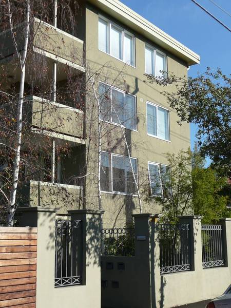 Fully renovated stylish and spacious 2br apartment Picture 1