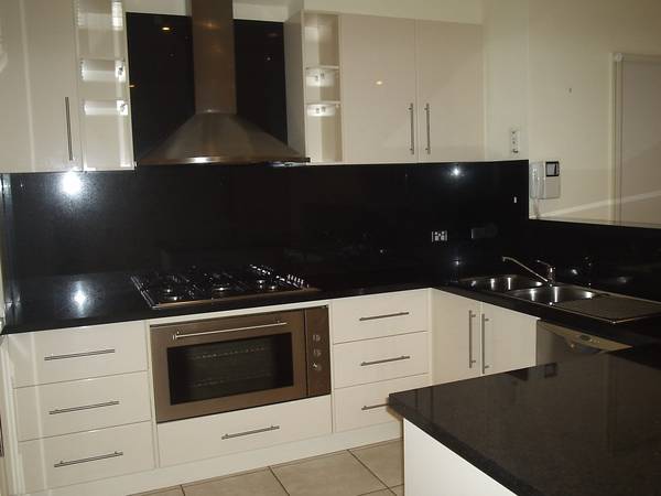 DESIGNER 4BR TWO STOREY FAMILY HOME Picture 2