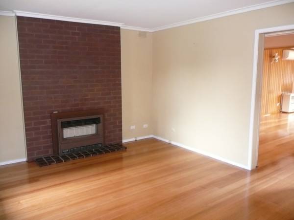 SPACIOUS REDECORATED 3BR HOME Picture