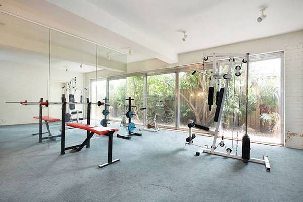 GO STRAIGHT TO THE TOP. Picture