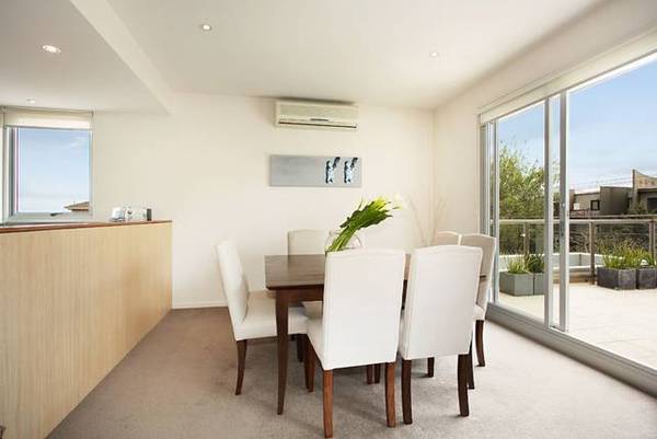 Vogue Penthouse with Lavish Sunny Terrace Picture