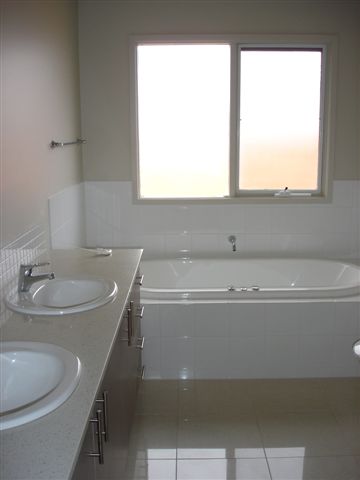 Near new luxury townhouse in the best part of Caulfield Picture Near new luxury townhouse in the best part of Caulfield Picture