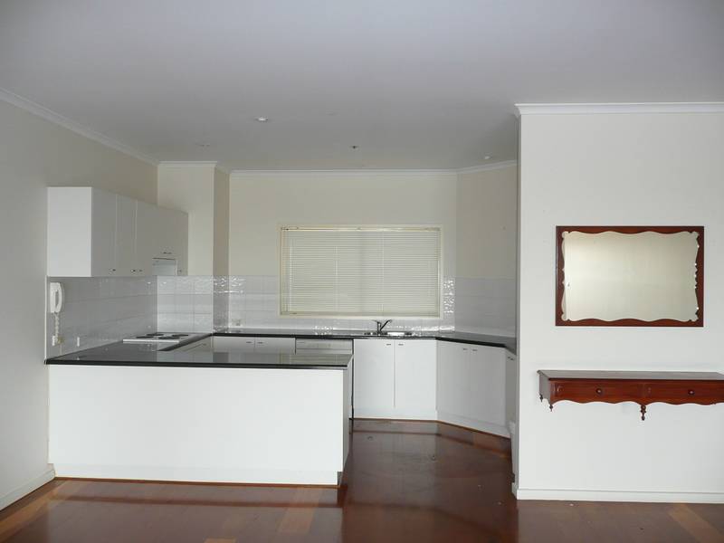 Modern Top floor penthouse apartment in the heart of Elsternwick! Picture Modern Top floor penthouse apartment in the heart of Elsternwick! Picture
