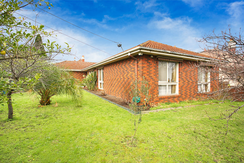Private and secure older style three bedroom home. Picture