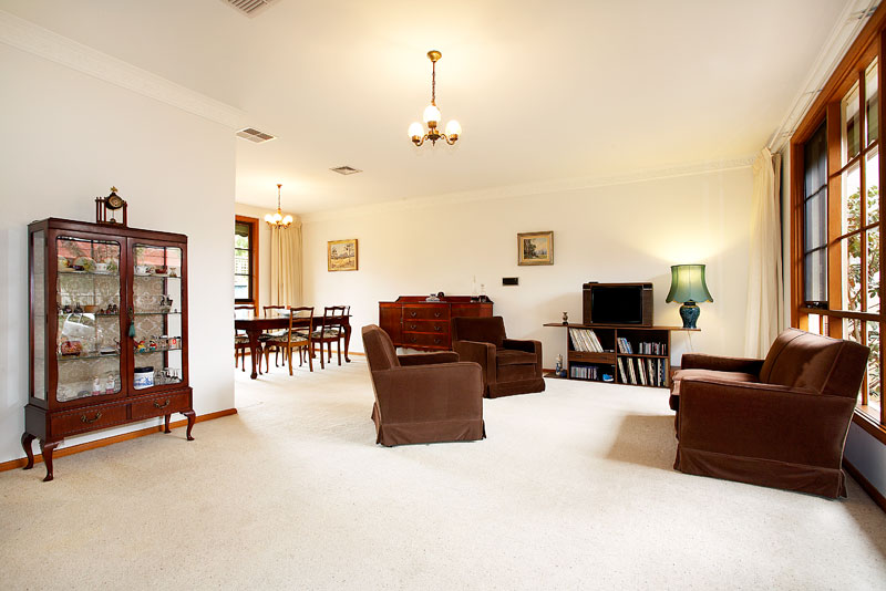 Single level convenience, in a top residential location. Picture