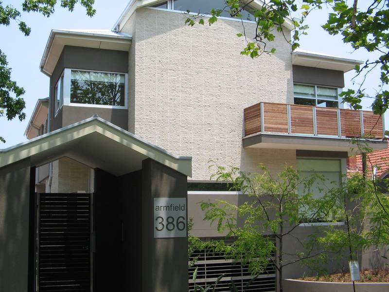 Modern & Sleek two bedroom with study, two bathroom townhouse oozing style and comfort! Picture 1