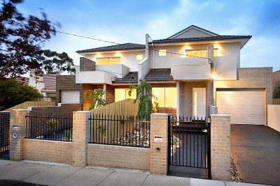 Contemporary Living in Sought After Zone Picture