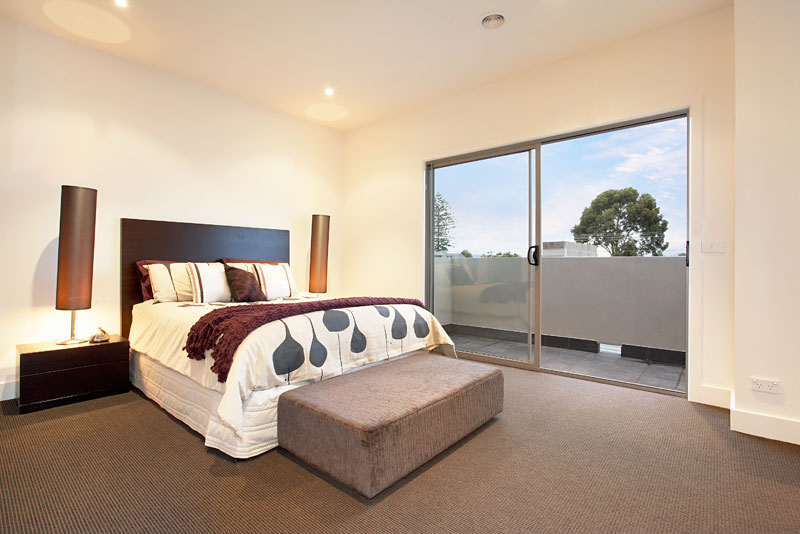 Contemporary Living in Sought After Zone Picture 3