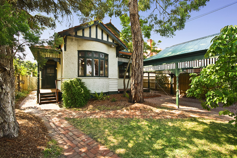The most charming freestanding Edwardian home in this ultra convenient location! Picture 1