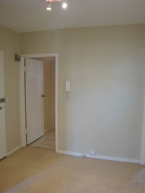 Large ground floor two bedroom apartment with two large entertainment terraces. Picture