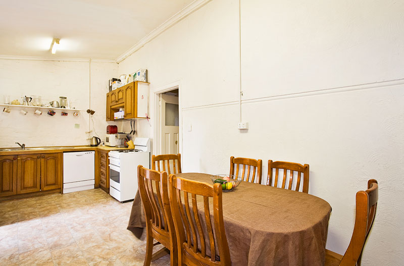 Perfect Parkside Position. Picture 3