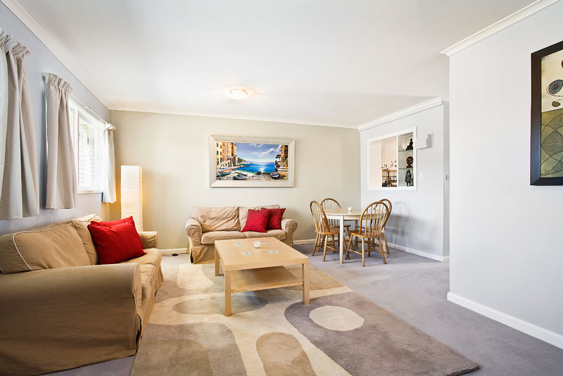 First floor security in a first class location. Picture 2