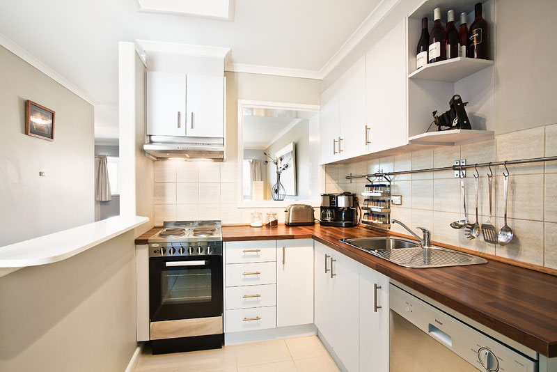 First floor security in a first class location. Picture 3