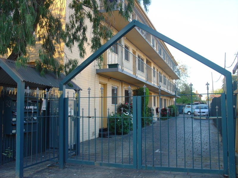 OPEN FOR INSPECTION Wednesday 11th November 4.15-4.30pm & Saturday 14th November
2:10 - 2:35pm Picture 1