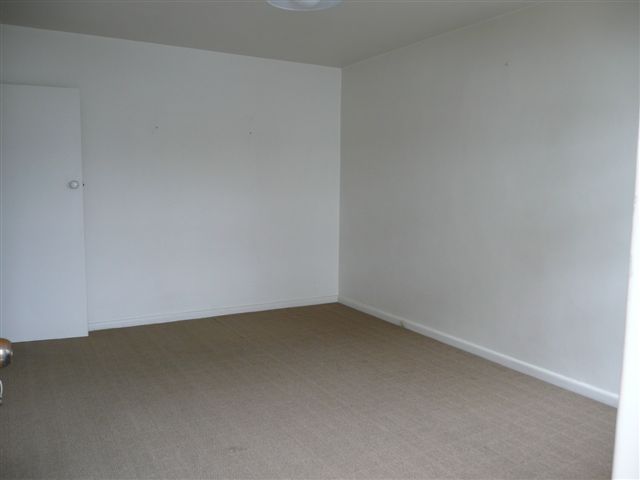 OPEN FOR INSPECTION Wednesday 11th November 4.15-4.30pm & Saturday 14th November
2:10 - 2:35pm Picture 2