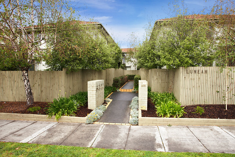 BIG, BRIGHT AND QUIET 50's ABODE Picture 1