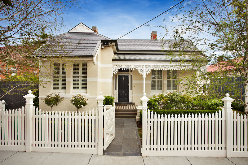 Reach New Heights of Luxurious Splendour (Home 55 squares approx) Picture 1