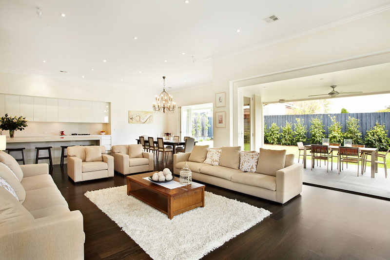 Reach New Heights of Luxurious Splendour (Home 55 squares approx) Picture 2