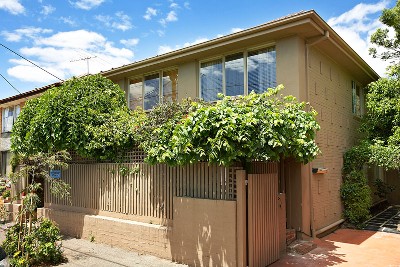 Not 1, but 2 Courtyards Picture