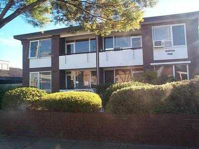 Top floor 2 brm apart opposite Hopetoun Gardens. Picture Top floor 2 brm apart opposite Hopetoun Gardens. Picture