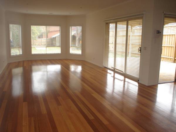 Stunning Tuscan Inspired family home. Picture 2