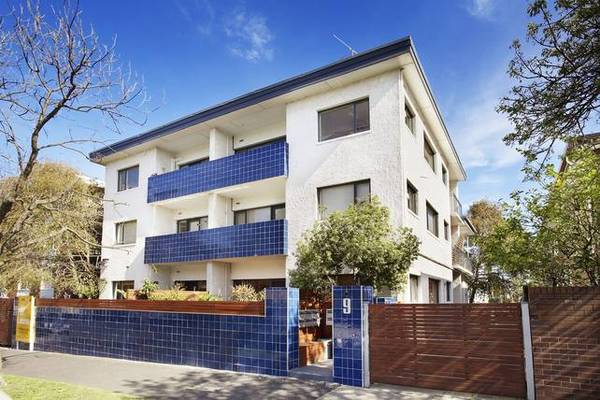 LIVE OPPOSITE THE BOTANIC GARDENS Picture 1