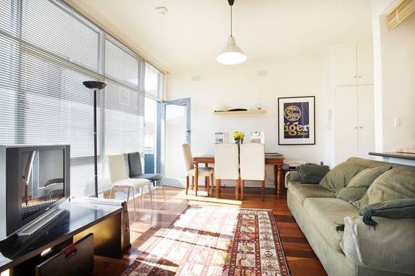 LIVE OPPOSITE THE BOTANIC GARDENS Picture 2