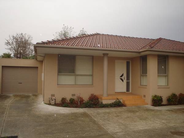 Low maintenance 3 bedroom + study townhouse set to the rear of the block. Picture 1