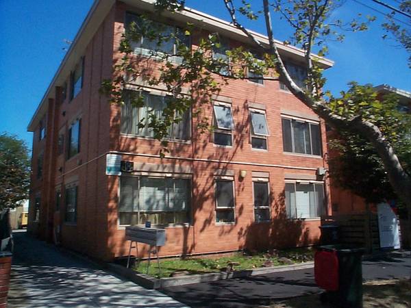 One bedroom apartment in great location. Picture 1