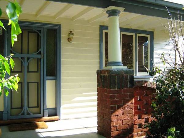Beautiful family home in one of the most perfect streets in Elsternwick. Picture 1