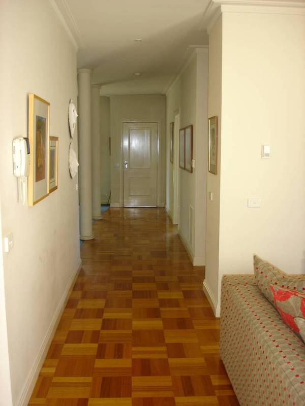 Luxury townhouse living within walking distance to Shops and Transport! Picture 2