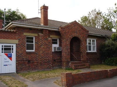 Two bedroom Semi Detached - close proximity to Monash Freeway access & Gardiners Creek Bike Path! Picture