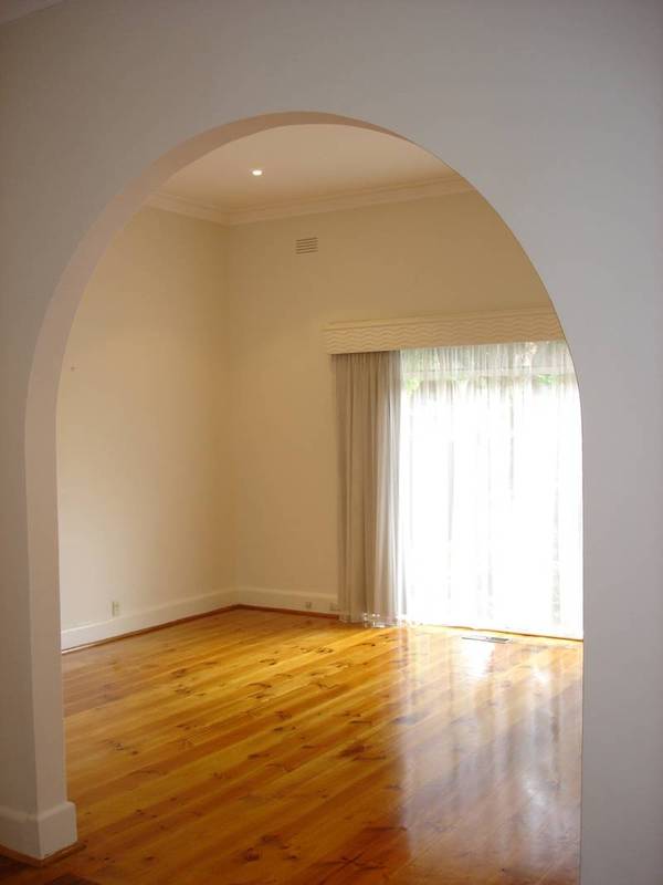 If you are looking for a large, solid family home in the heart of Elsternwick look no further... Picture 2