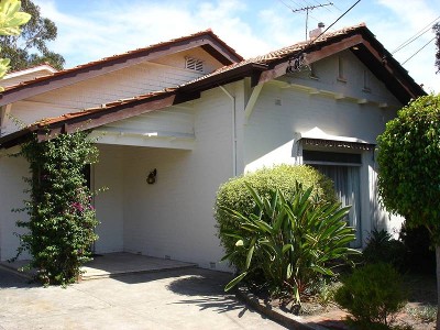 If you are looking for a large, solid family home in the heart of Elsternwick look no further... Picture