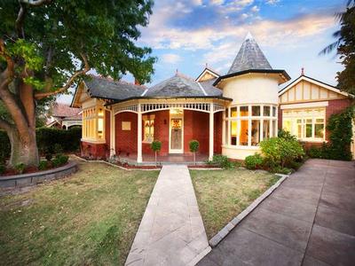 Take your place in a pristine streetscape! Picture