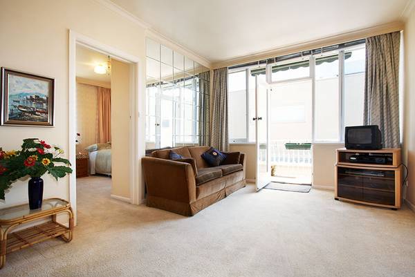 GARDENS AT YOUR DOOR Picture 2