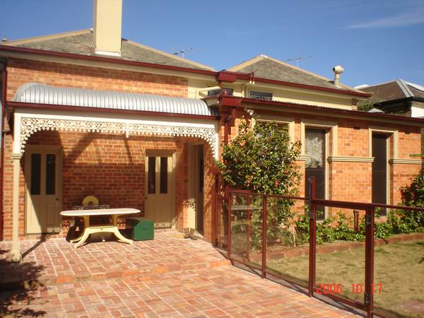 Beautifully presented Victorian home in the heart of Elsternwick! Picture 3