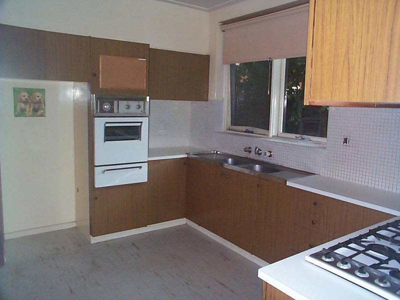 Two storey 2br townhouse Picture 3