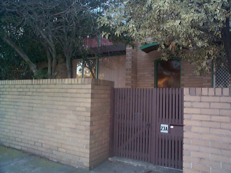 Two storey 2br townhouse Picture 1