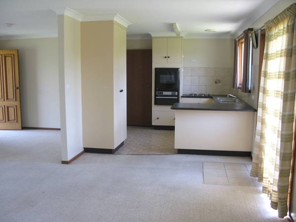 QUIET CUL-DE-SAC LOCATION Picture