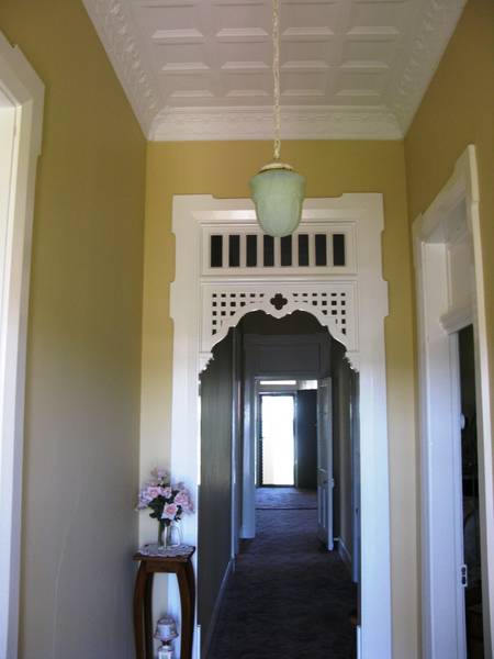 CLASSIC CHARM Picture